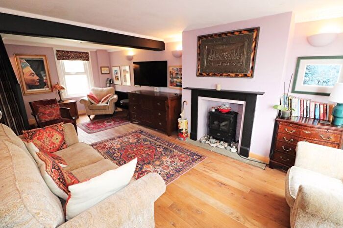 2 Bedroom Property For Sale In West Buildings, Worthing, BN11