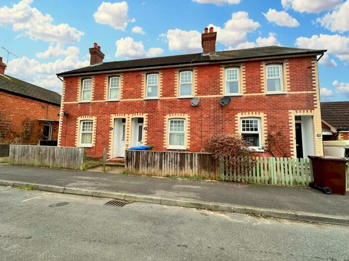 2 Bedroom Terraced House To Rent In Highfield Road, Farnborough, GU14