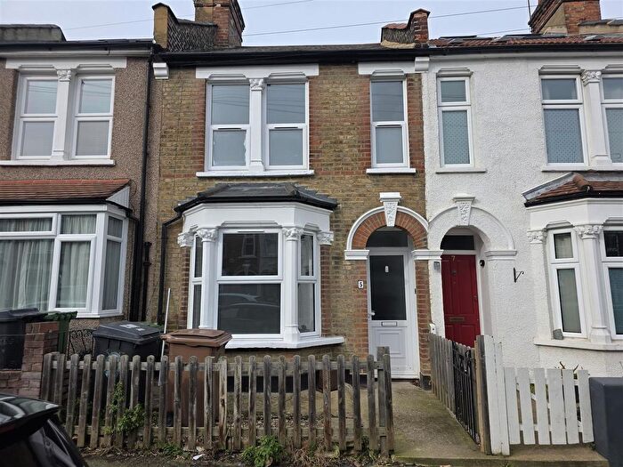 3 Bedroom Property To Rent In Turner Road, London, E17