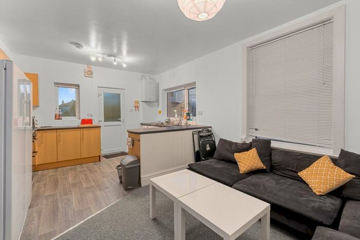 6 Bedroom Terraced House To Rent In Beechwood Avenue, Plymouth, PL4