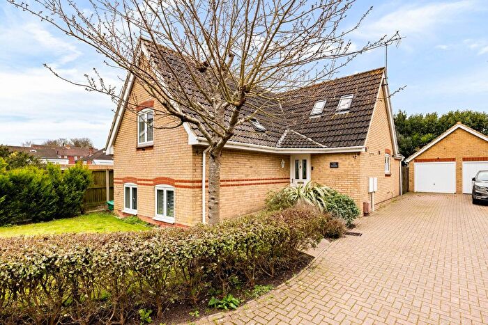 4 Bedroom Detached House For Sale In Green Meadows, Eythorne, Dover, CT15