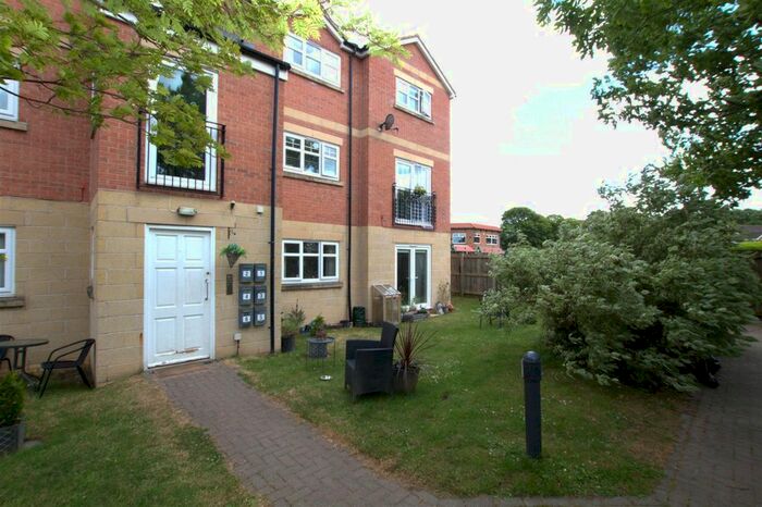 2 Bedroom Flat To Rent In Dixons Bank, Marton-In-Cleveland, Middlesbrough, TS7