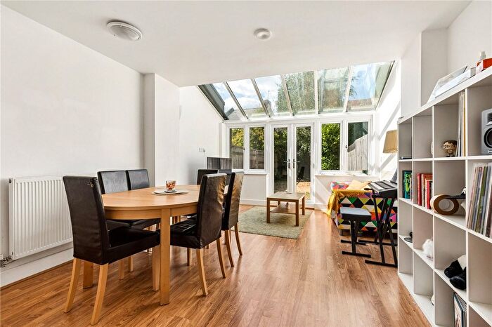 3 Bedroom Terraced House For Sale In Hepdon Mews, London, SW17
