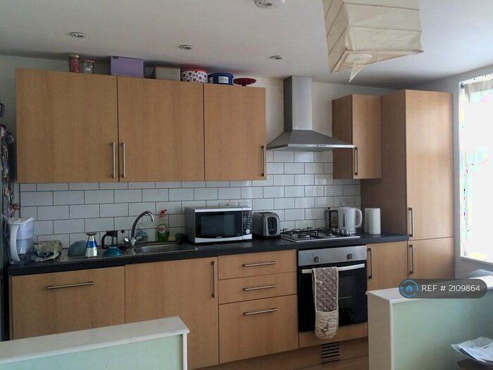 4 Bedroom Maisonette To Rent In Welton House, London, E1