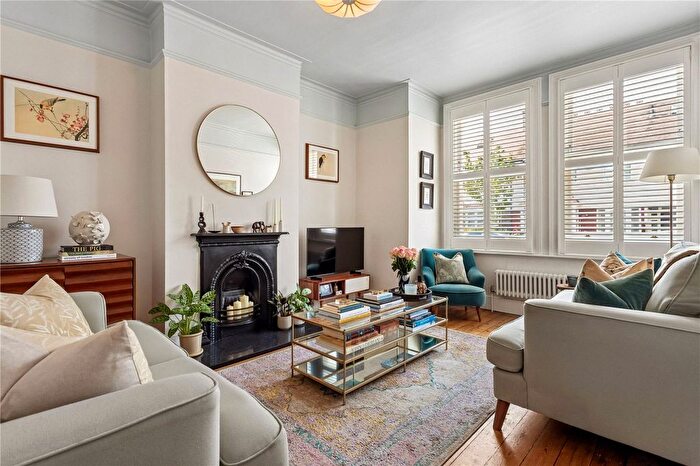 2 Bedroom Flat For Sale In Ravenstone Street, London, SW12