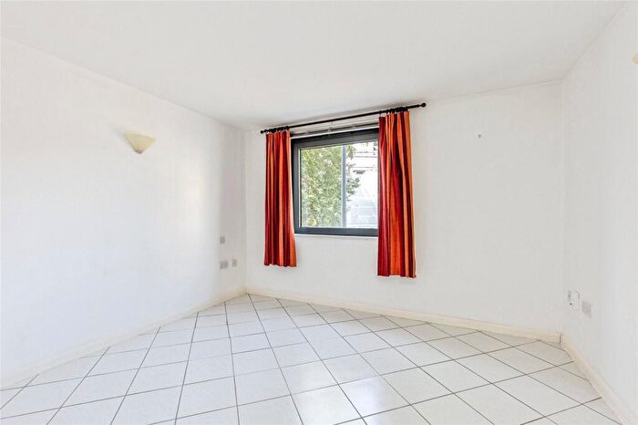 2 Bedroom Flat For Sale In Deanery Road, Bristol, BS1 - Photo 9