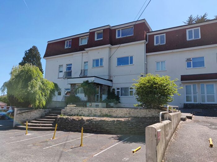 1 Bedroom Flat To Rent In Rousdown Road, Torquay, TQ2