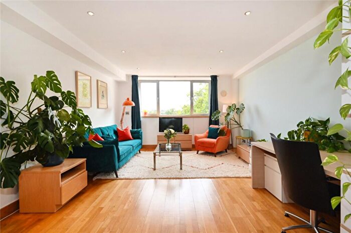 Apartment For Sale In Kentish Town Road, Kentish Town, London, NW1
