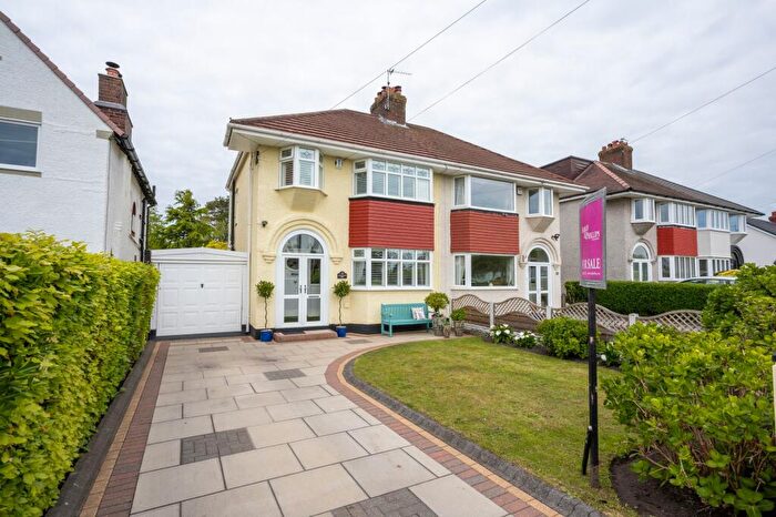 3 Bedroom Semi-Detached House For Sale In Sandhurst Way, Liverpool, L31