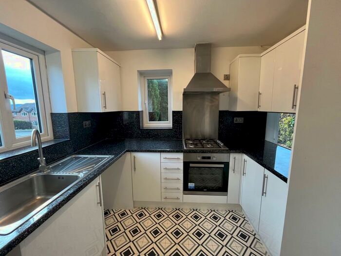 3 Bedroom Detached House To Rent In Ardennes Close, Bradford, BD2