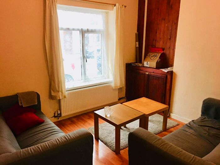 4 Bedroom House To Rent In Hirwain Street, Cathays, CF24