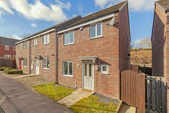 3 Bedroom House To Rent In Hetton Drive, Clay Cross, Chesterfield, S45