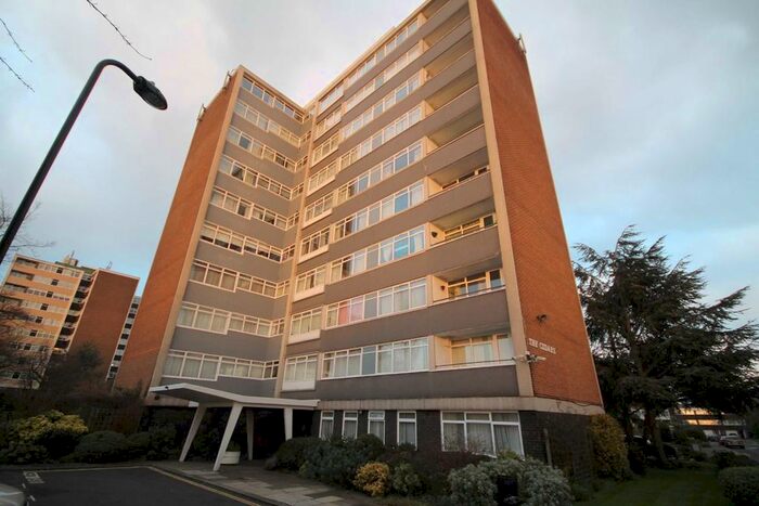 3 Bedroom Flat To Rent In Heronsforde, London W13