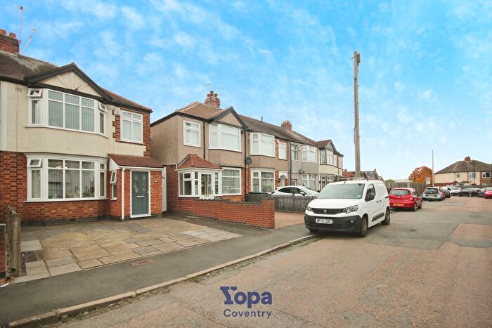 3 Bedroom End Of Terrace House For Sale In Wyken Avenue, Coventry, CV2