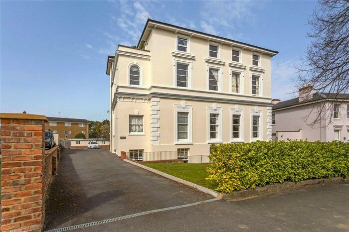 2 Bedroom Flat To Rent In Parabola Road, Cheltenham, GL50