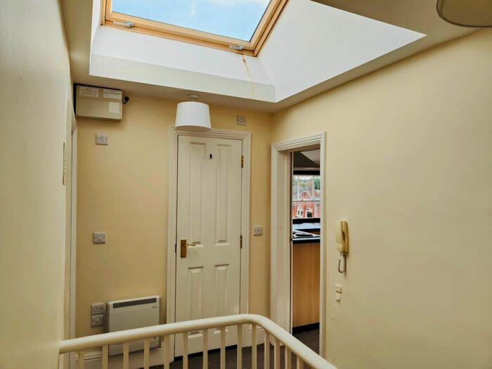 2 Bedroom Flat To Rent In Albion Hill, Oswestry, SY11