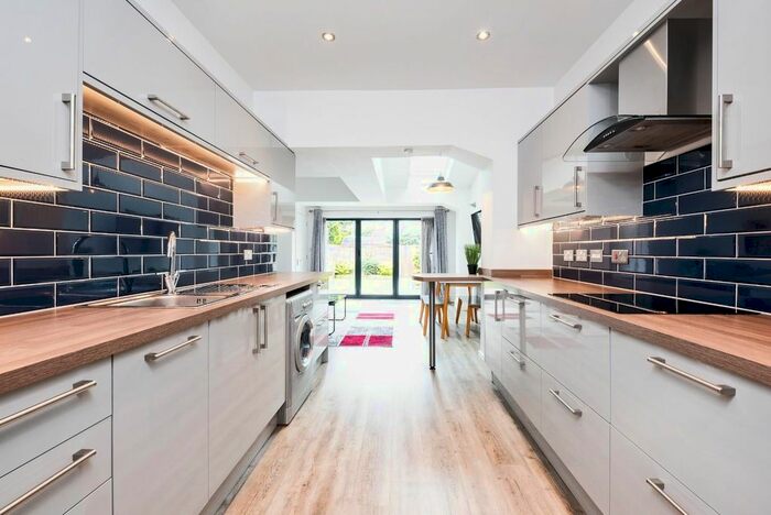 1 Bedroom Flat To Rent In Victoria Terrace, Bath, BA2