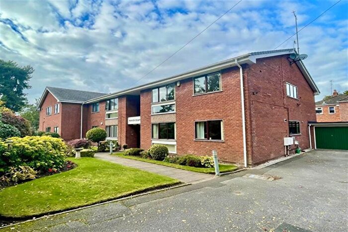 2 Bedroom Flat For Sale In Manor Park South, Knutsford, WA16