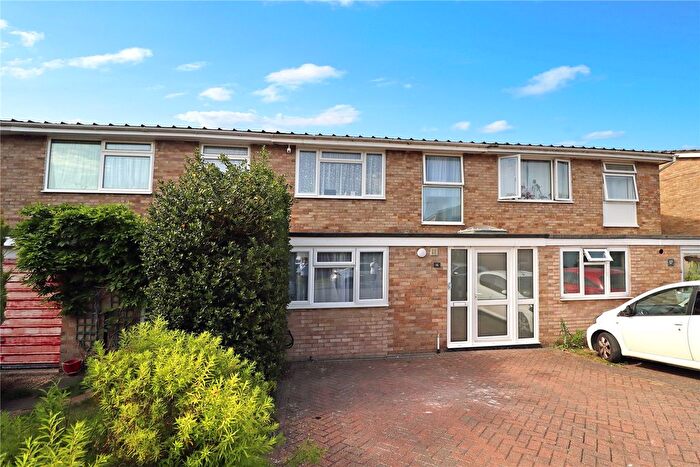 4 Bedroom Terraced House For Sale In Woking, Surrey, GU22