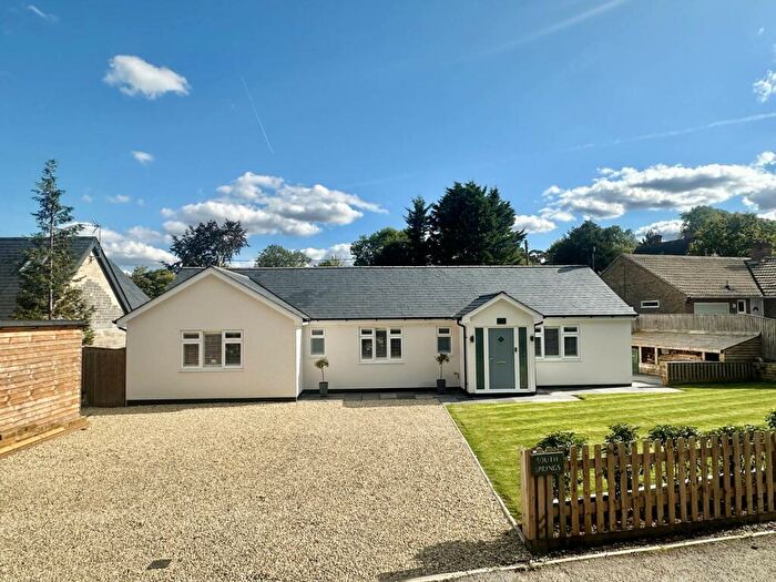 4 Bedroom Bungalow For Sale In Stream Road, Upton, OX11