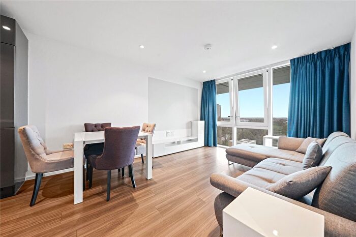 1 Bedroom Flat To Rent In Beacon Tower, Spectrum Way, SW18