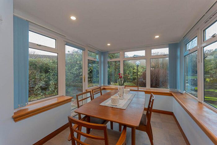 2 Bedroom Semi-Detached Bungalow For Sale In Craigburn Avenue, Houston, PA6