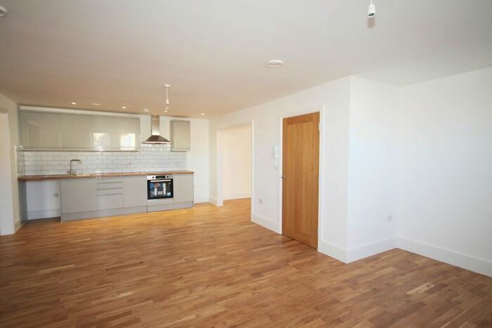 2 Bedroom Flat To Rent In London Road, Dover, CT17