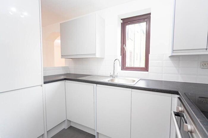 2 Bedroom Apartment To Rent In Rotherhithe, London, Greater London, SE16