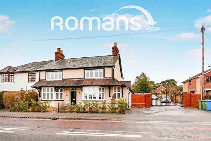 4 Bedroom Detached House To Rent In High Street, GU47