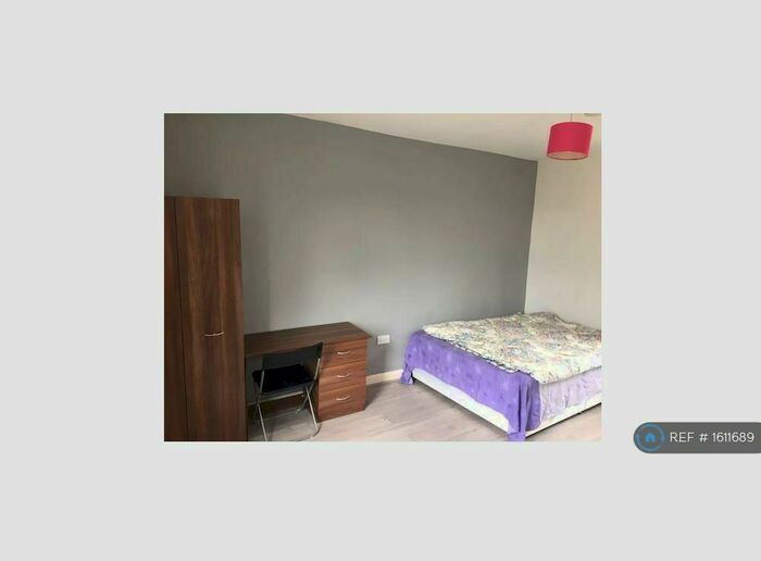 4 Bedroom Terraced House To Rent In Almondbury Bank, Huddersfield, HD5