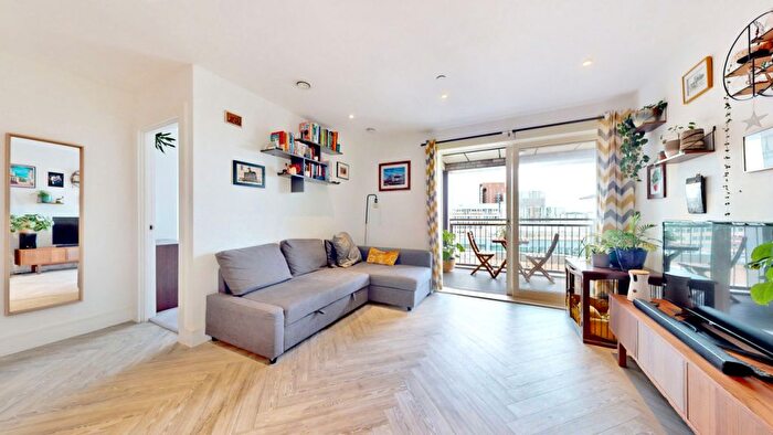 1 Bedroom Flat For Sale In Courthouse Way, London, SW18