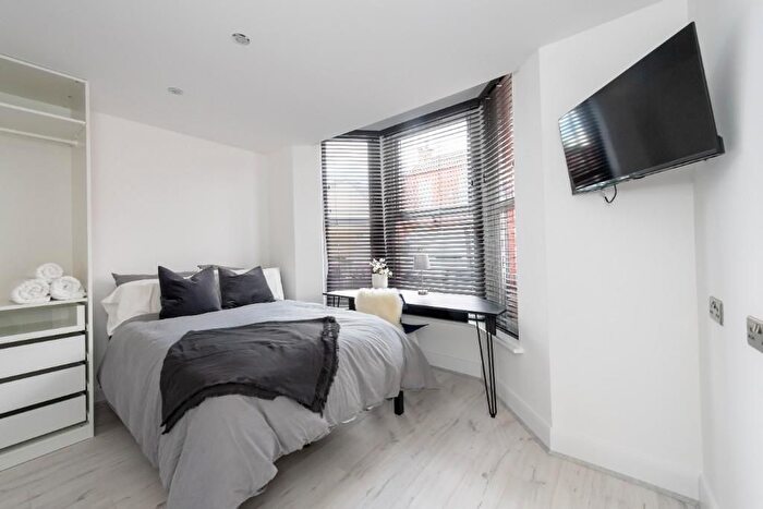 6 Bedroom Semi-Detached House To Rent In Cranborne Road, Liverpool, L15