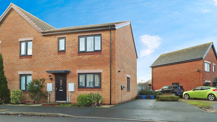 3 Bedroom Semi Detached House For Sale In Cheaney Street, Rothwell, NN14