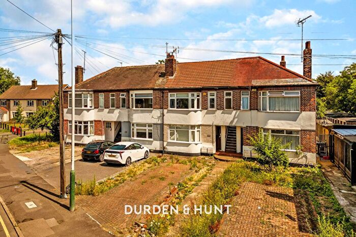 2 Bedroom Maisonette For Sale In Upper Brentwood Road, Gidea Park, RM2