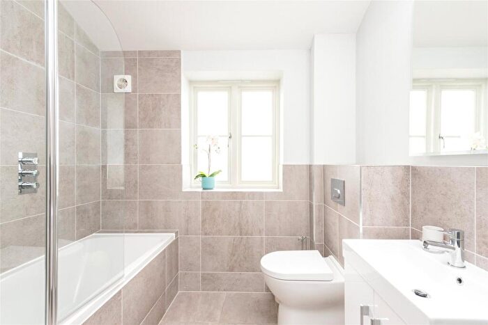 2 Bedroom Bungalow For Sale In Tandys Close, Turvey, Bedfordshire, MK43
