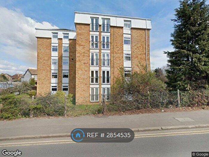 2 Bedroom Flat To Rent In Greenlands Road, Staines-Upon-Thames, TW18