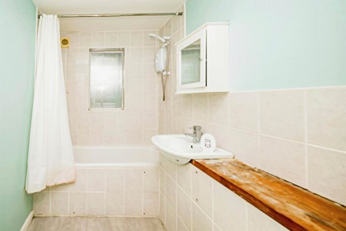 1 Bedroom Apartment For Sale In Walpole Road, Slough, SL1