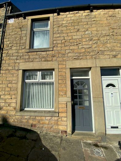 2 Bedroom House To Rent In Trafalgar Road, Lancaster, LA1