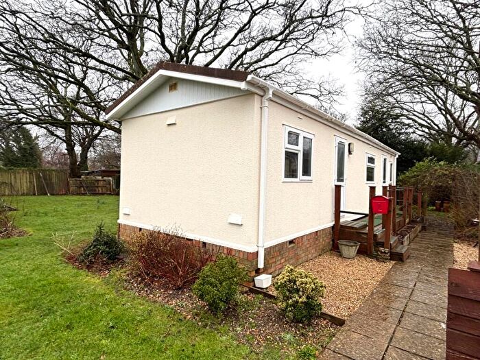 1 Bedroom Park Home To Rent In Chapel Lane, Langley, Southampton, Hampshire, SO45