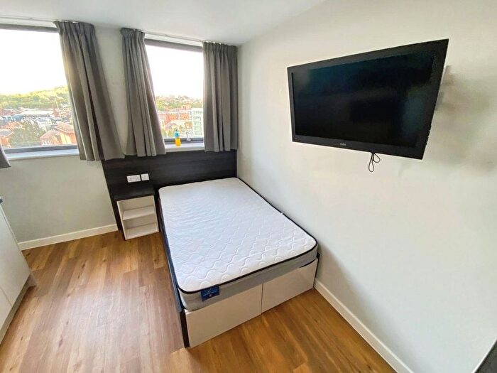 1 Bedroom Flat To Rent In Queen Street, Sheffield, South Yorkshire, S1