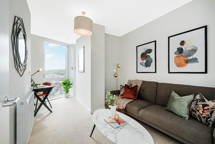 2 Bedroom Apartment For Sale In Crescent Gardens Croydon, London, CR0