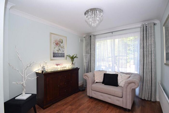 4 Bedroom Detached House For Sale In Grasmere Close, Eastbourne, BN23