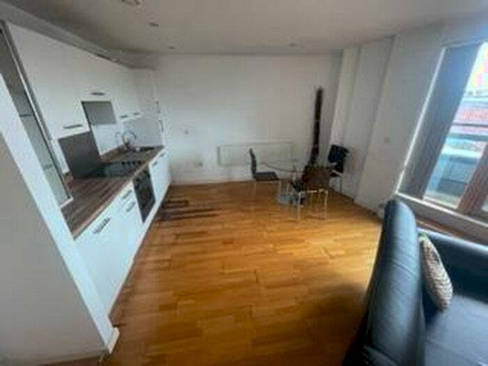 2 Bedroom Flat To Rent In East Street, Leeds, LS9