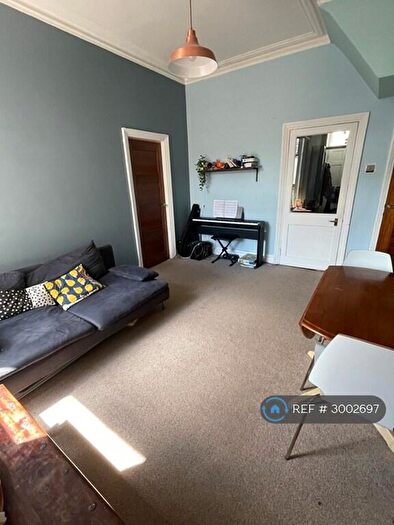 2 Bedroom Flat To Rent In Helmsley Road, Newcastle Upon Tyne, NE2