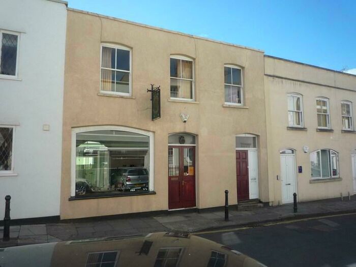 3 Bedroom Flat To Rent In Princess Victoria Street Clifton Bristol, BS8