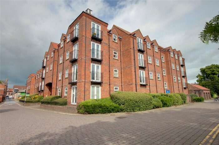 2 Bedroom Flat To Rent In Central Street, Yarm, TS15