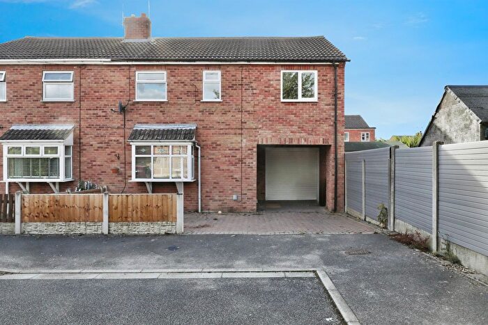 4 Bedroom Semi-detached House For Sale In Maryfield Close, Retford, DN22