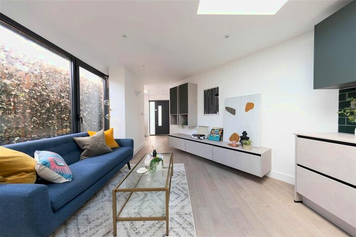 1 Bedroom Bungalow To Rent In Southwell Grove Road, Leyton, London, E11