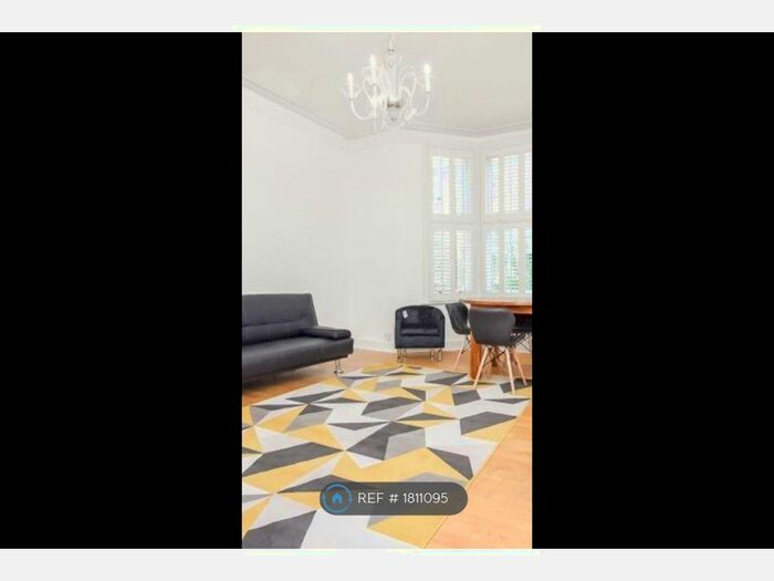 2 Bedroom Flat To Rent In West Kensington, London, W14