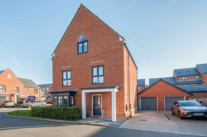 4 Bedroom Detached House For Sale In Guthrie Way, Wellesley, Aldershot, Hampshire, GU11